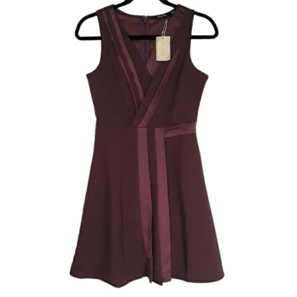 DOE & RAE Plum Purple Pleated A-Line Sleeveless Dress Medium NWT